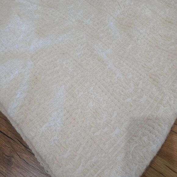Vintage Wool Cream Textured Bedspread Blanket Fringe Queen 90" x 110" - Picture 2 of 9